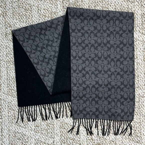 COACH Signature C Scarf Black & Gray Wool and Cashmere - Picture 8 of 10